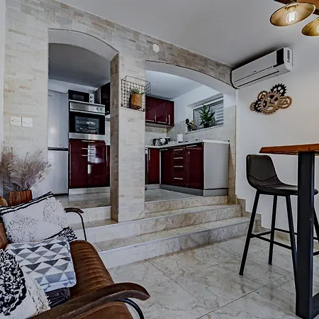 Beachfront Family-Friendly House With Hot Tub Cove Stratincica, Korcula - 9265 Tatil Evi
