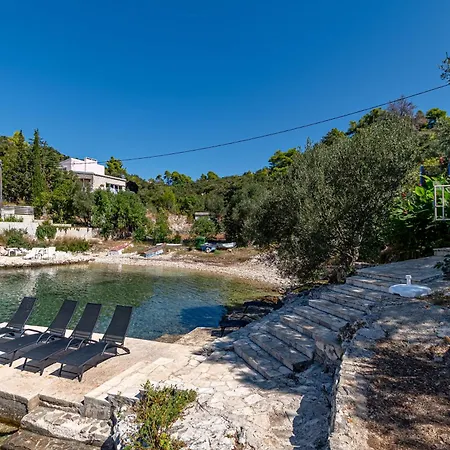Beachfront Family-Friendly House With Hot Tub Cove Stratincica, Korcula - 9265 Вела-Лука