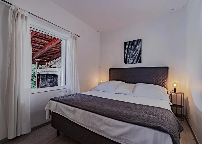 Seaside House For Families With Children Cove Stratincica, Korcula - 9265 Holiday home Vela Luka